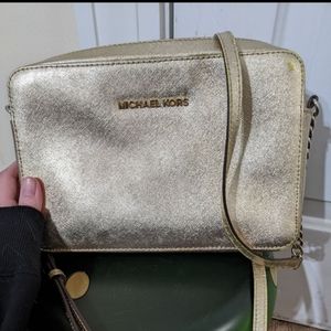 Michael Kors Jet Set Pale Gold Crossbody!